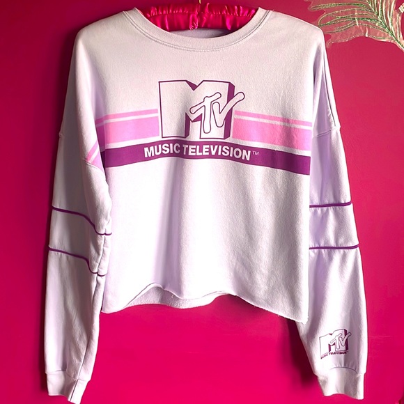 MTV Tops - MTV crop sweatshirt